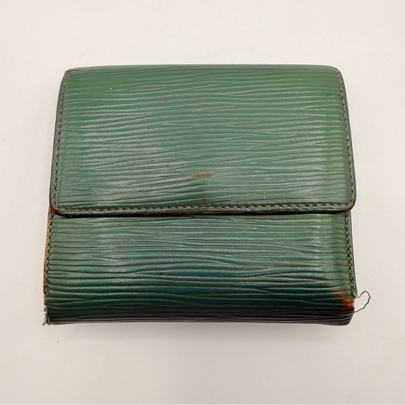 Louis Vuitton Epi Green Trifold Wallet Snap Closure France Authenticated - Picture 3 of 15